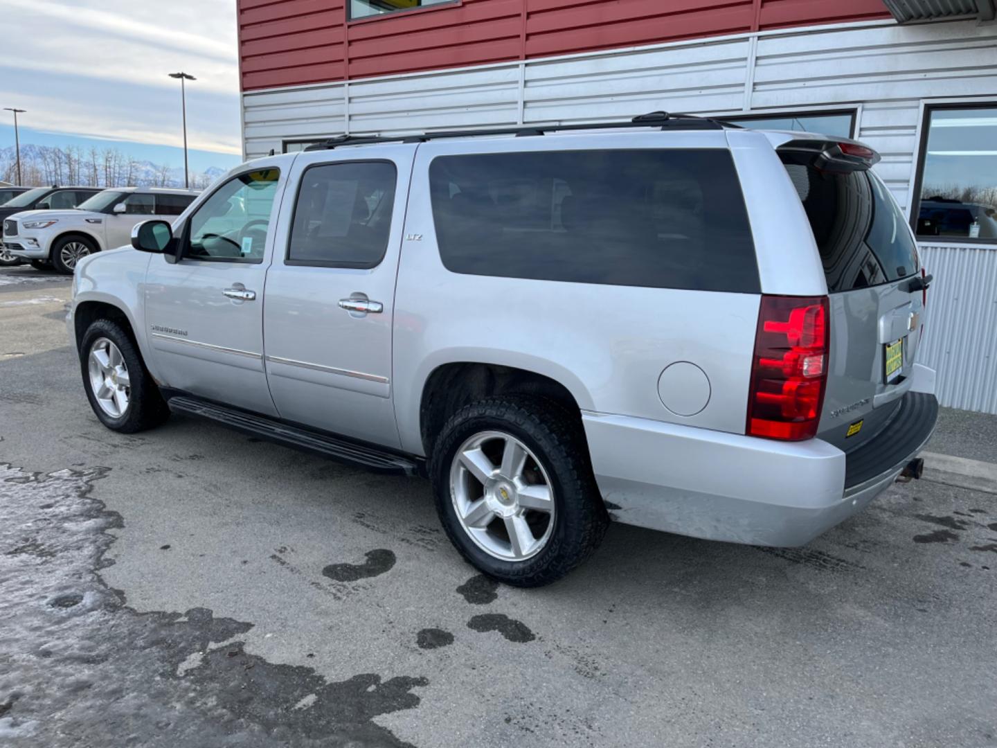 2013 SILVER /black leather CHEVROLET SUBURBAN LTZ (1GNSKKE70DR) with an 5.3L engine, Automatic transmission, located at 1960 Industrial Drive, Wasilla, 99654, (907) 274-2277, 61.573475, -149.400146 - Photo#2